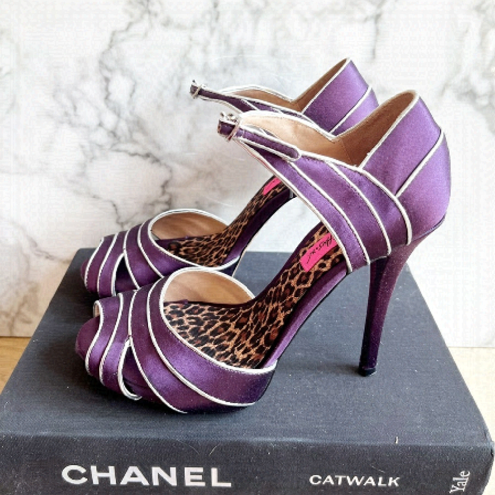 BNWOT Betsey Johnson Purple Satin Pumps